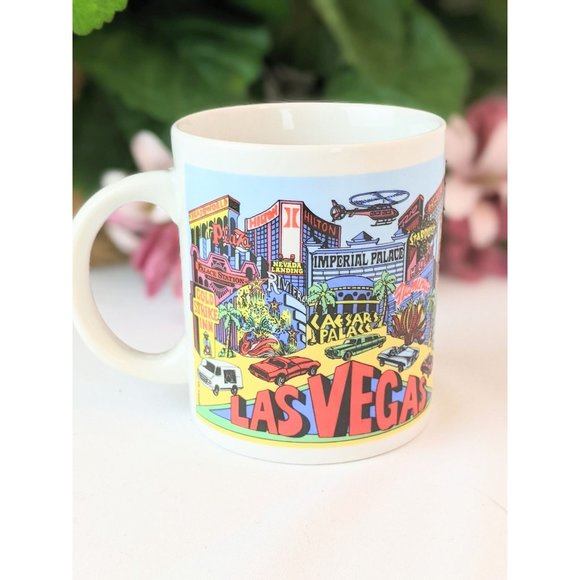 Vtg Las Vegas Casino Poker Chips Souvenir Collector Buttons Calendar Postcards - Picture 4 of 10